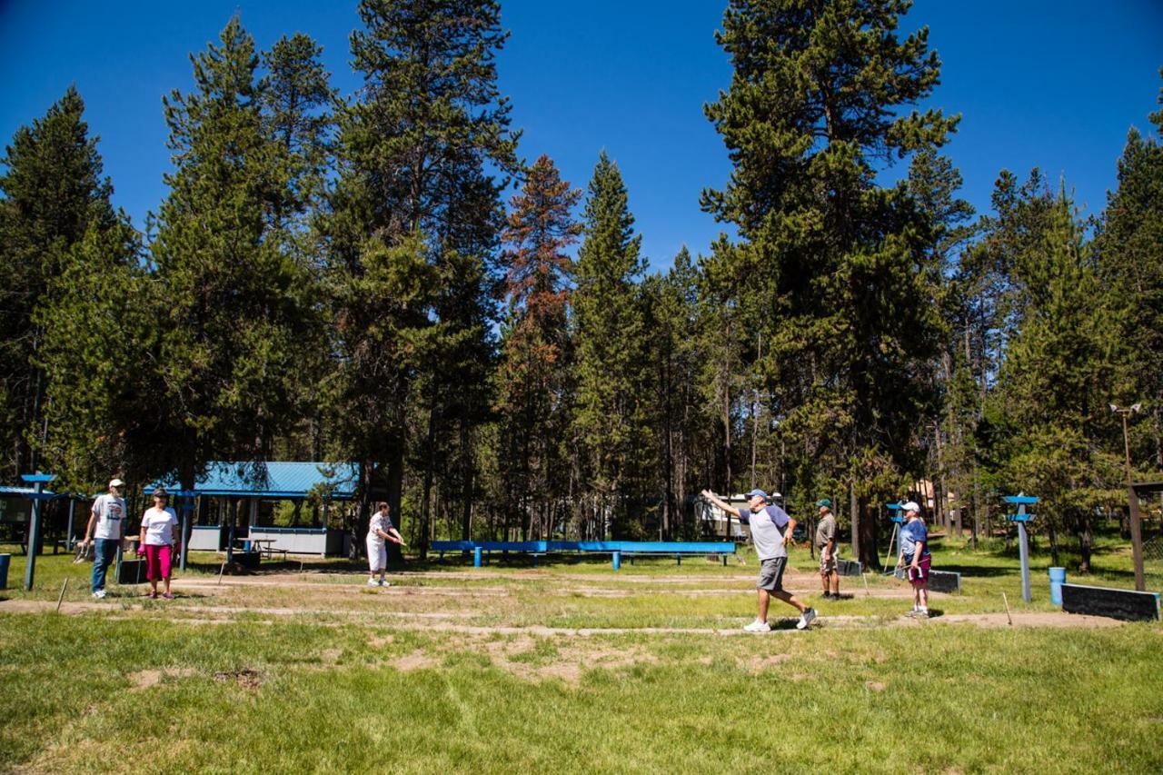Bend-Sunriver Camping Resort Studio Cabin 6 Ngoại thất bức ảnh